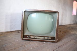 【アメリカあるある】テレビをつけても何も映らない？どうする？